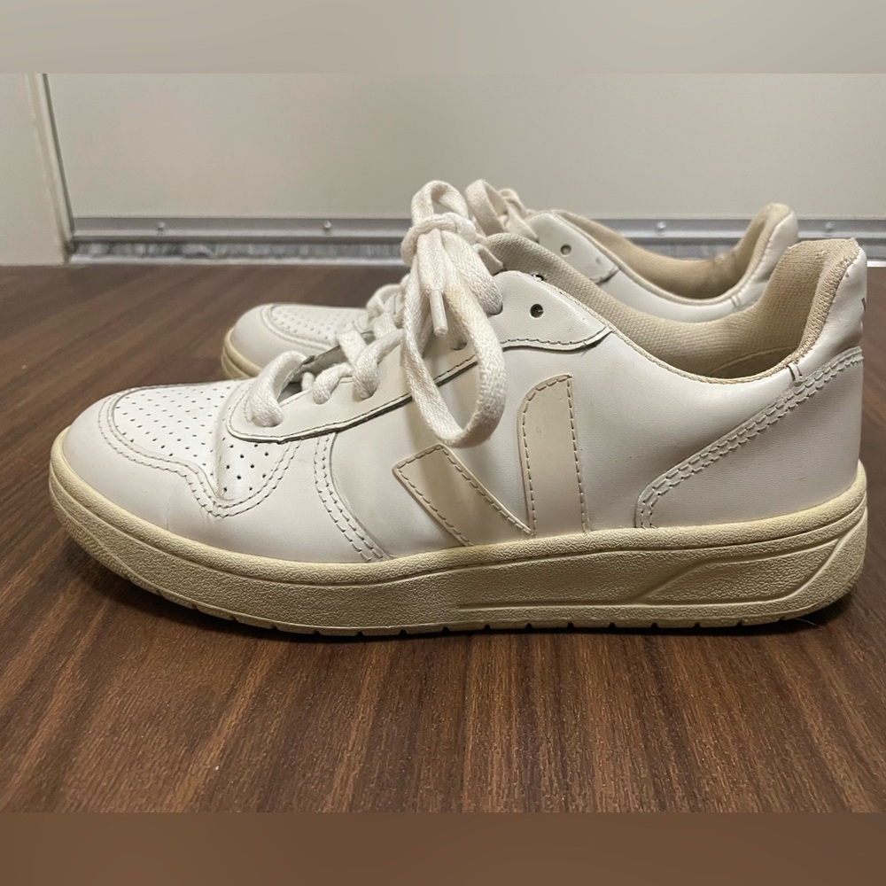 Veja White and Cream Sneakers, size 6 (37)